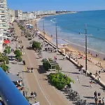 35m2 Vue De 3,50m Sur Avec Balcon Ouvert Comme A L'hotel Vous Arrivez Avec Valises Parking Et Fibre Gratuits Draps Et Serviettes Sur Place Lejlighed