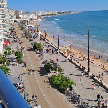 35m2 Vue De 3,50m Sur Avec Balcon Ouvert Comme A L'hotel Vous Arrivez Avec Valises Parking Et Fibre Gratuits Draps Et Serviettes Sur Place 公寓