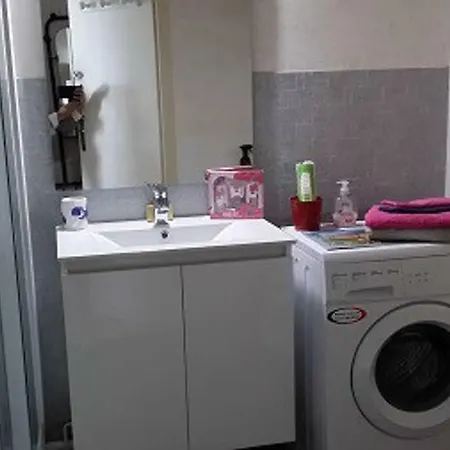公寓 35m2 Vue De 3,50m Sur Avec Balcon Ouvert Comme A L'hotel Vous Arrivez Avec Valises Parking Et Fibre Gratuits Draps Et Serviettes Sur Place