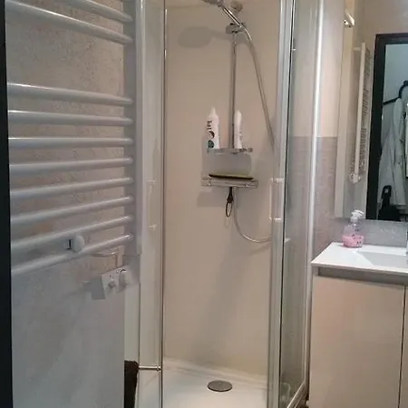35m2 Vue De 3,50m Sur Avec Balcon Ouvert Comme A L'hotel Vous Arrivez Avec Valises Parking Et Fibre Gratuits Draps Et Serviettes Sur Place 公寓 莱萨布勒-多洛讷