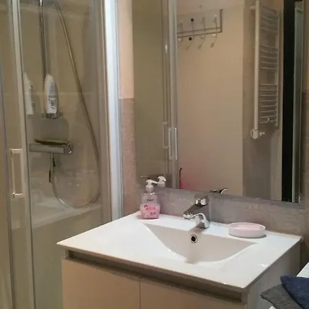 35m2 Vue De 3,50m Sur Avec Balcon Ouvert Comme A L'hotel Vous Arrivez Avec Valises Parking Et Fibre Gratuits Draps Et Serviettes Sur Place * 莱萨布勒-多洛讷
